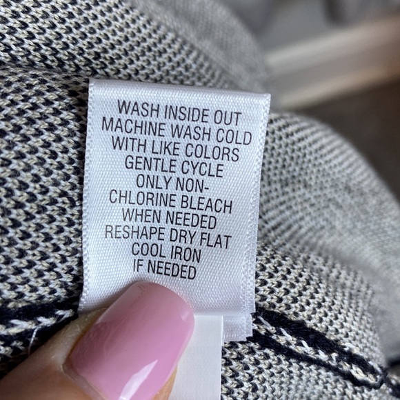 Croft & Barrow Cardigan Sweater Black Beige White Diamond Pattern sz PXL NWT - Picture 7 of 7